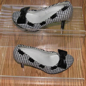 RIALTO Black White Bow Pumps Heels Shoes 8.5M